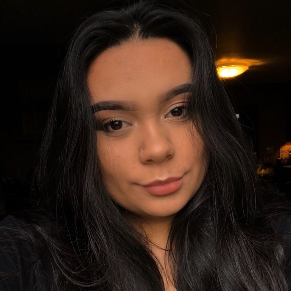 Meet your Posher, Hayley - Picture 1 of 1